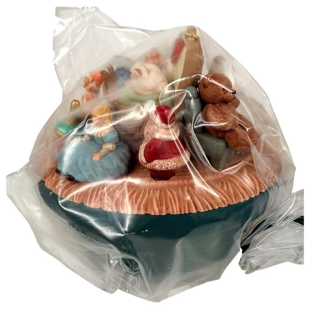 Hallmark Keepsake Ornament Victorian Toy Box Magic Light Motion 1995 Christmas - Picture 10 of 14